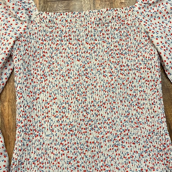 Floral Blouse Size Small - Picture 2 of 3